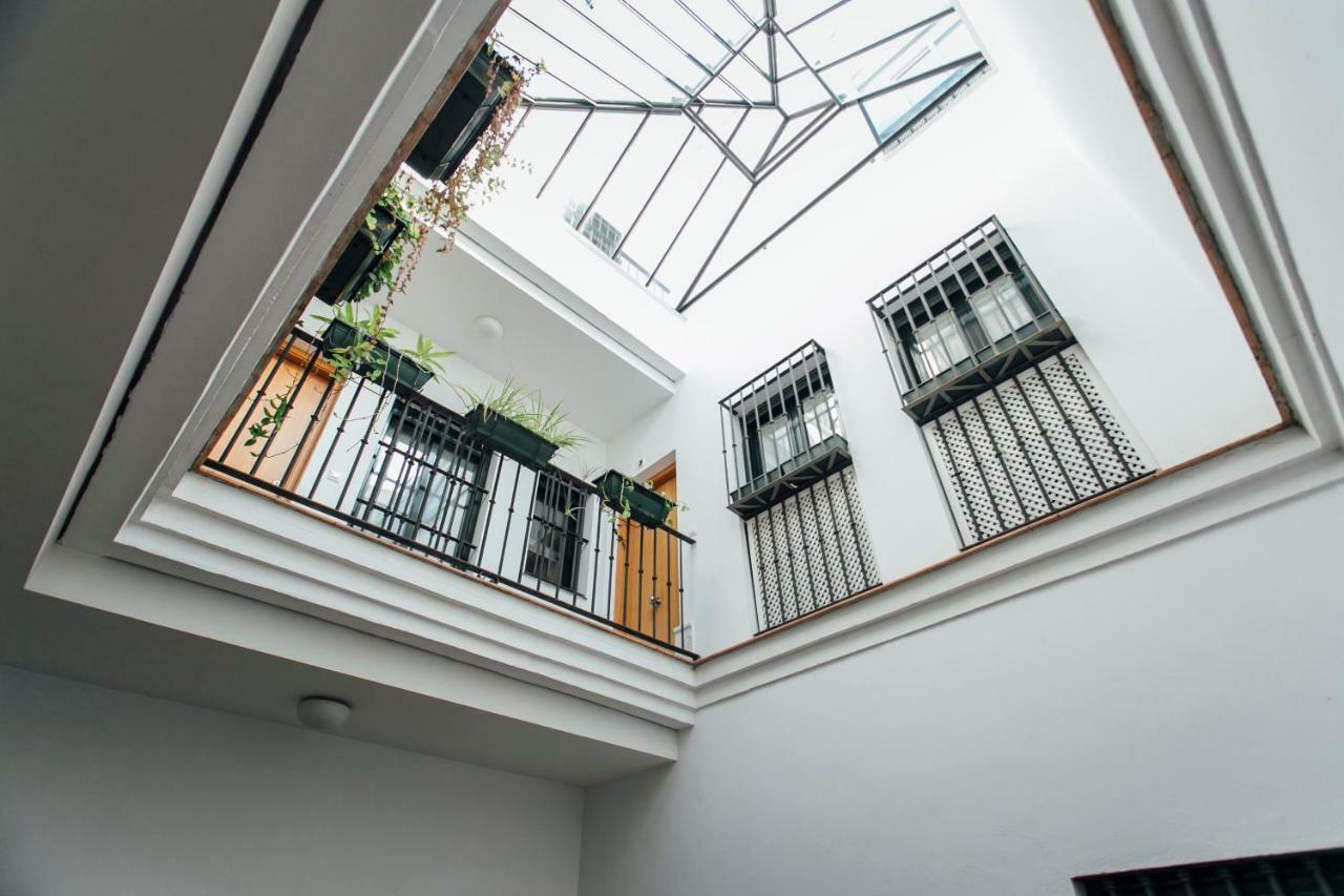 Bright Duplex W/ Terrace Apartment Севиля Екстериор снимка