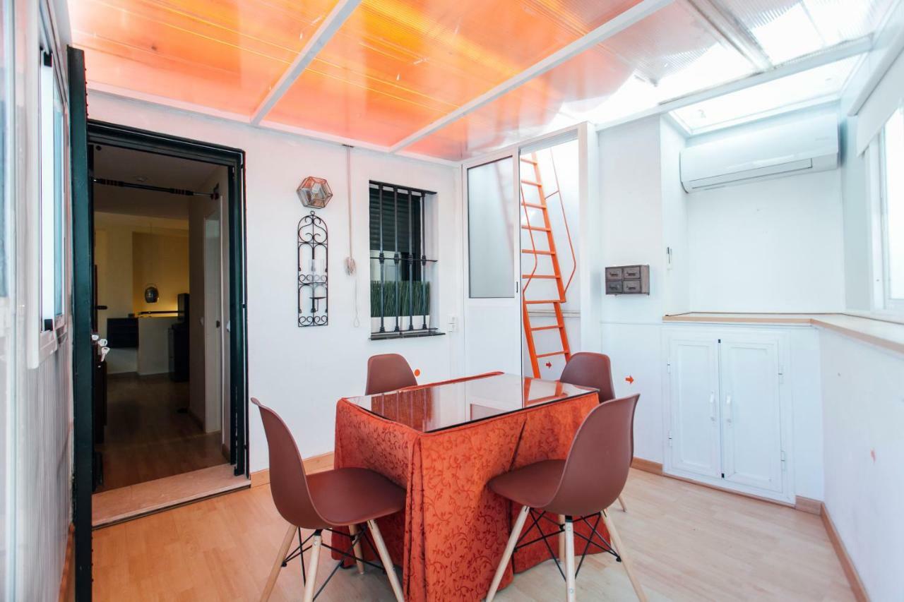 Bright Duplex W/ Terrace Apartment Севиля Екстериор снимка